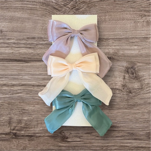 Set of Three Elegant Hair Bows - Picture 3 of 5